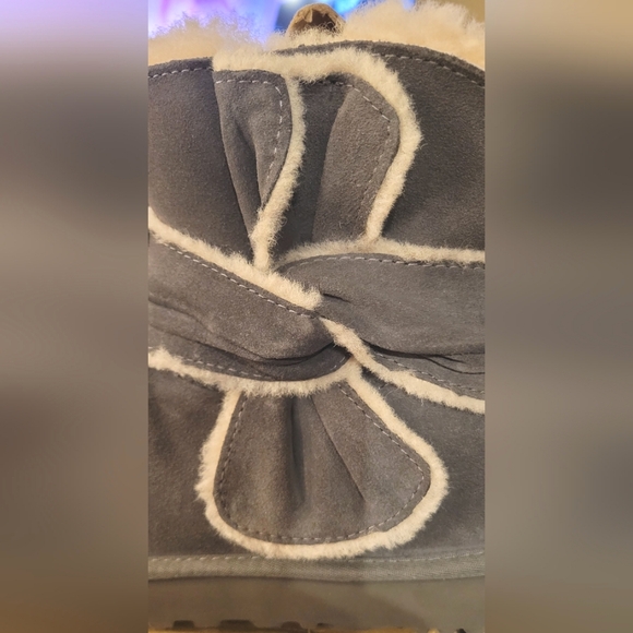 Ugg Women's Booties - Picture 3 of 5